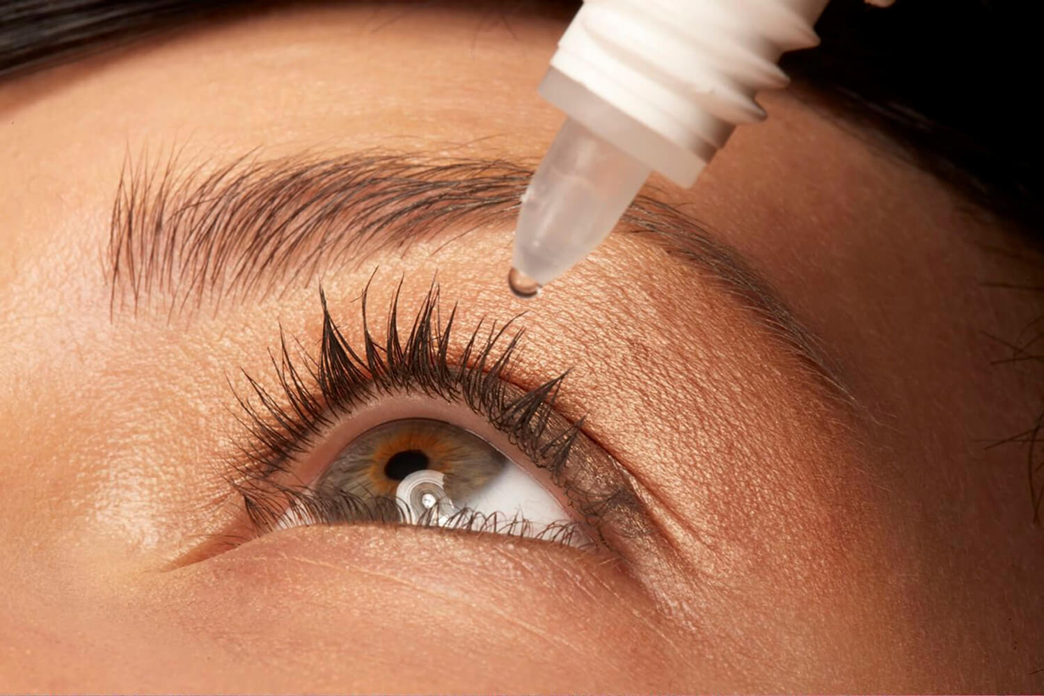 How to use eye drops: the dos and don'ts